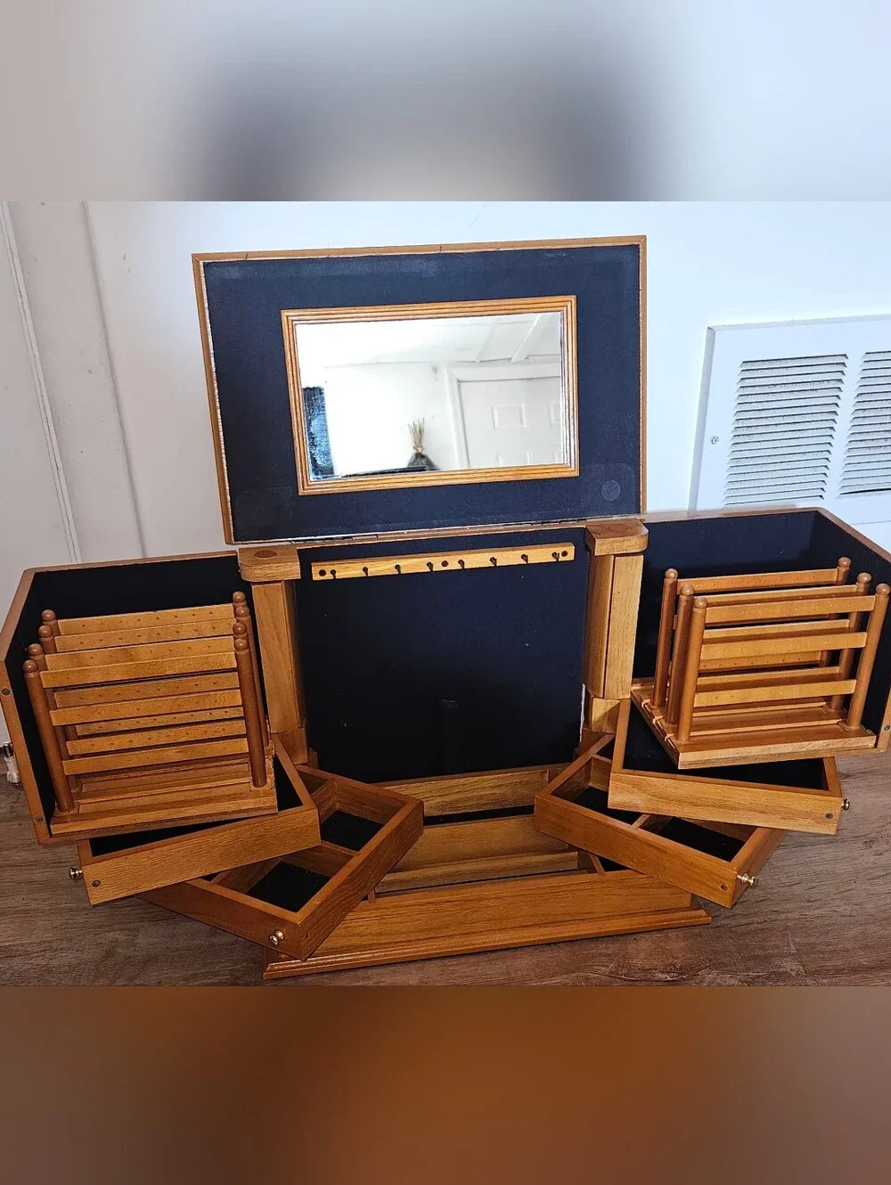 Lori Greiner For Your Ease Only Oak Wood Accordion Jewelry Box Organizer